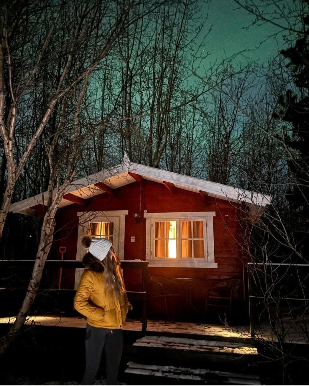 Bakkakot 2 - Cozy Cabins In The Woods 아퀴레이리 외부 사진